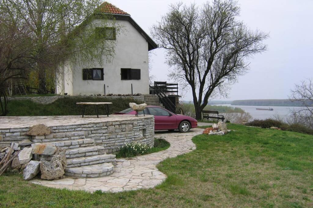 Villa Kornelija Stari Slankamen Exterior foto